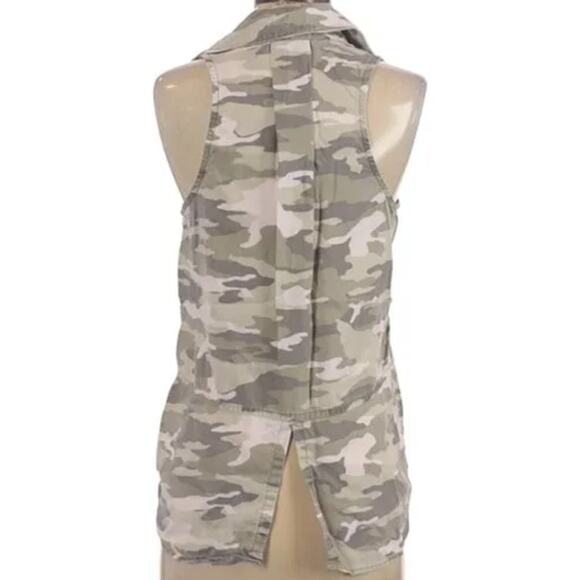 ANTHROPOLOGIE BELLA DAHL Green Cream Tan Camo Print Tank Top Button Blouse XS - Picture 9 of 9